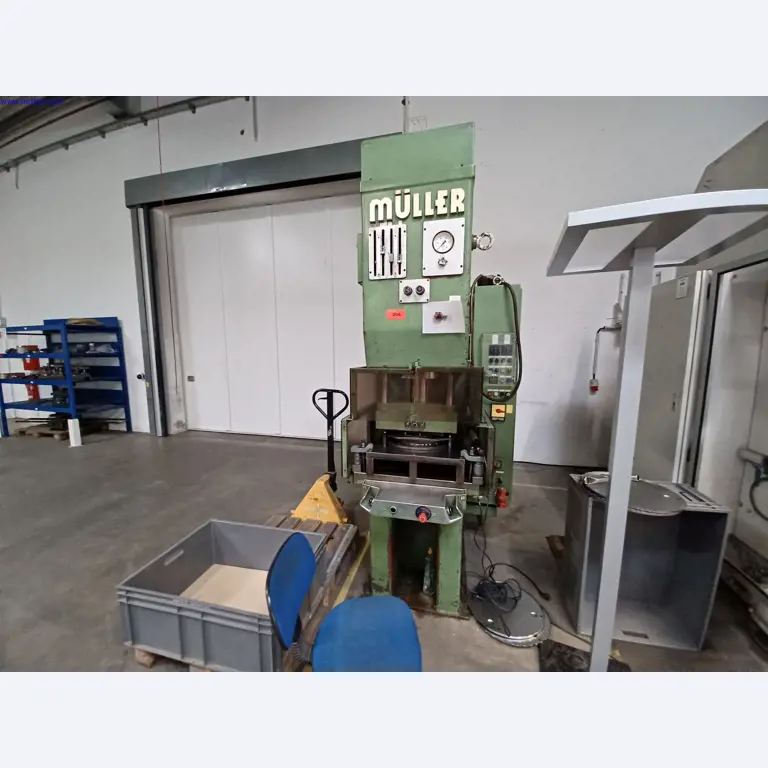 Machines of a lighting manufacturer for metalworking with accessories, continuous painting system, high-bay racking, industrial trucks, vehicles, IT and office equipment-1