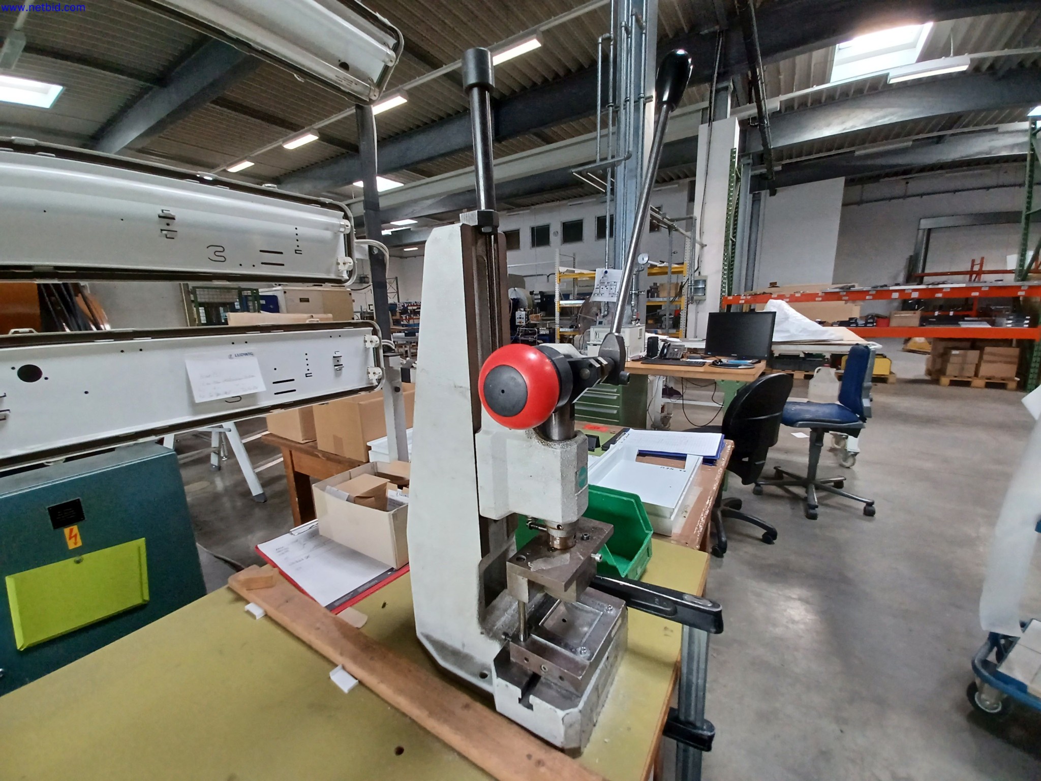 Machines of a lighting manufacturer for metalworking with accessories, continuous painting system, high-bay racking, industrial trucks, vehicles, IT and office equipment-2