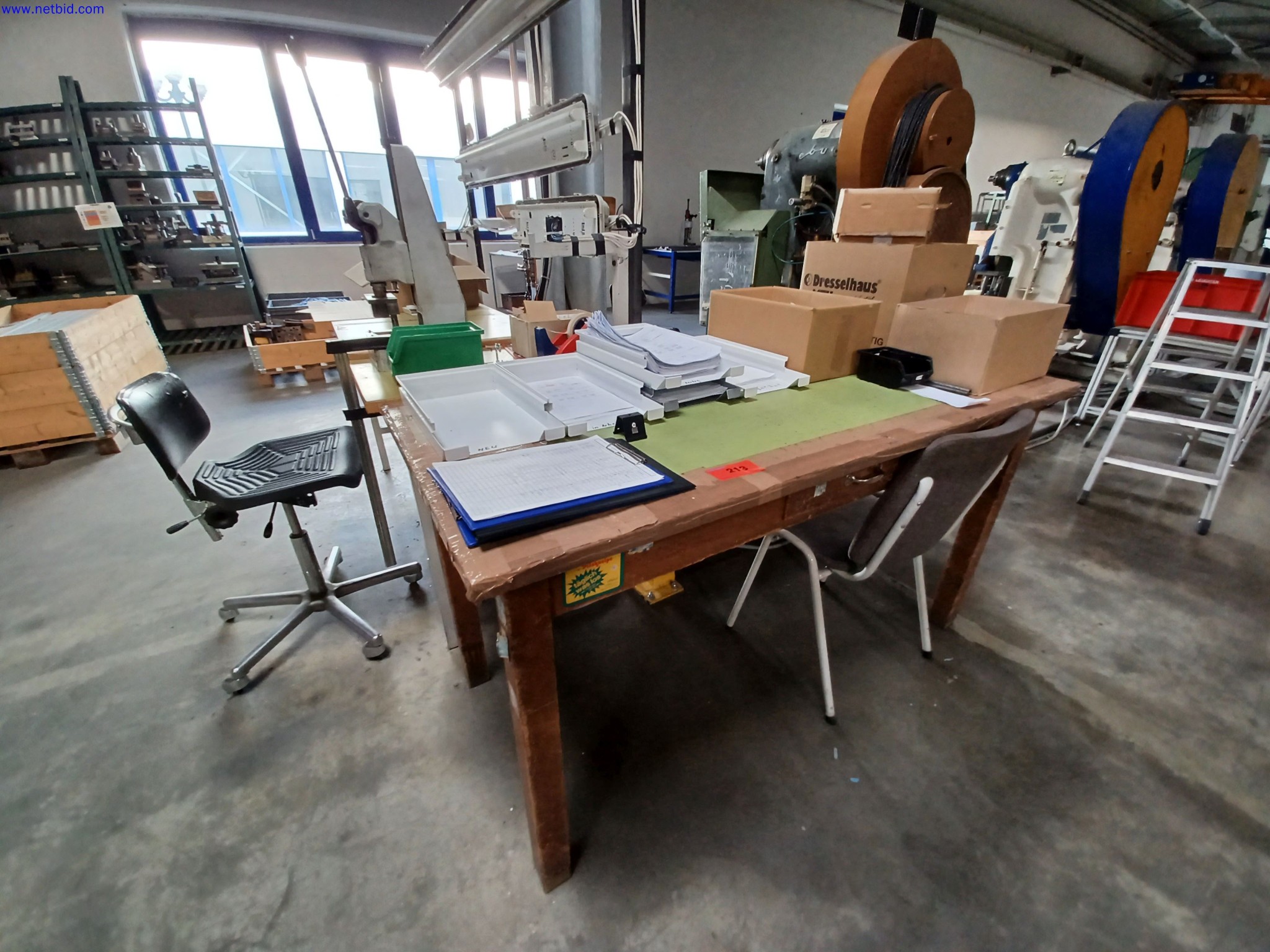 Machines of a lighting manufacturer for metalworking with accessories, continuous painting system, high-bay racking, industrial trucks, vehicles, IT and office equipment-3