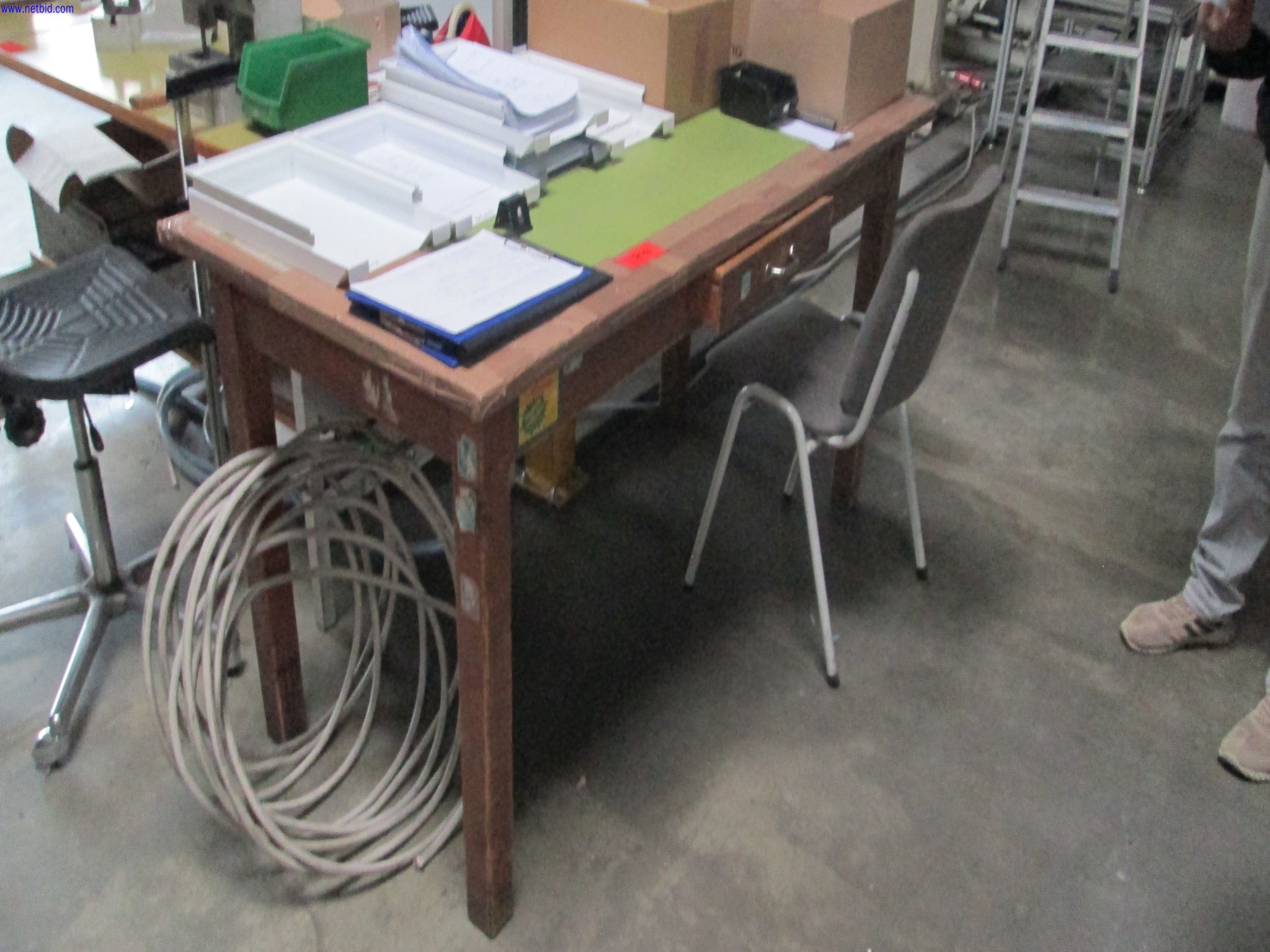 Machines of a lighting manufacturer for metalworking with accessories, continuous painting system, high-bay racking, industrial trucks, vehicles, IT and office equipment-4