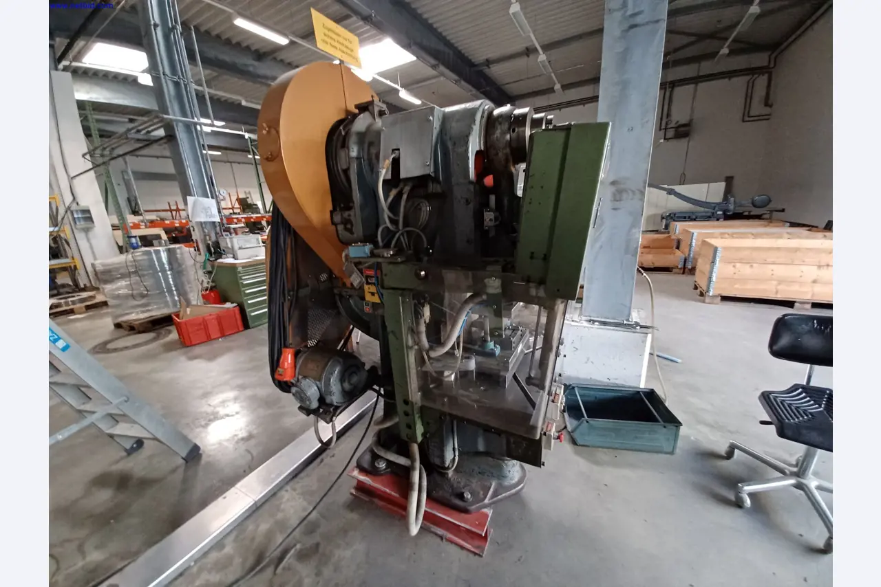 Machines of a lighting manufacturer for metalworking with accessories, continuous painting system, high-bay racking, industrial trucks, vehicles, IT and office equipment-3