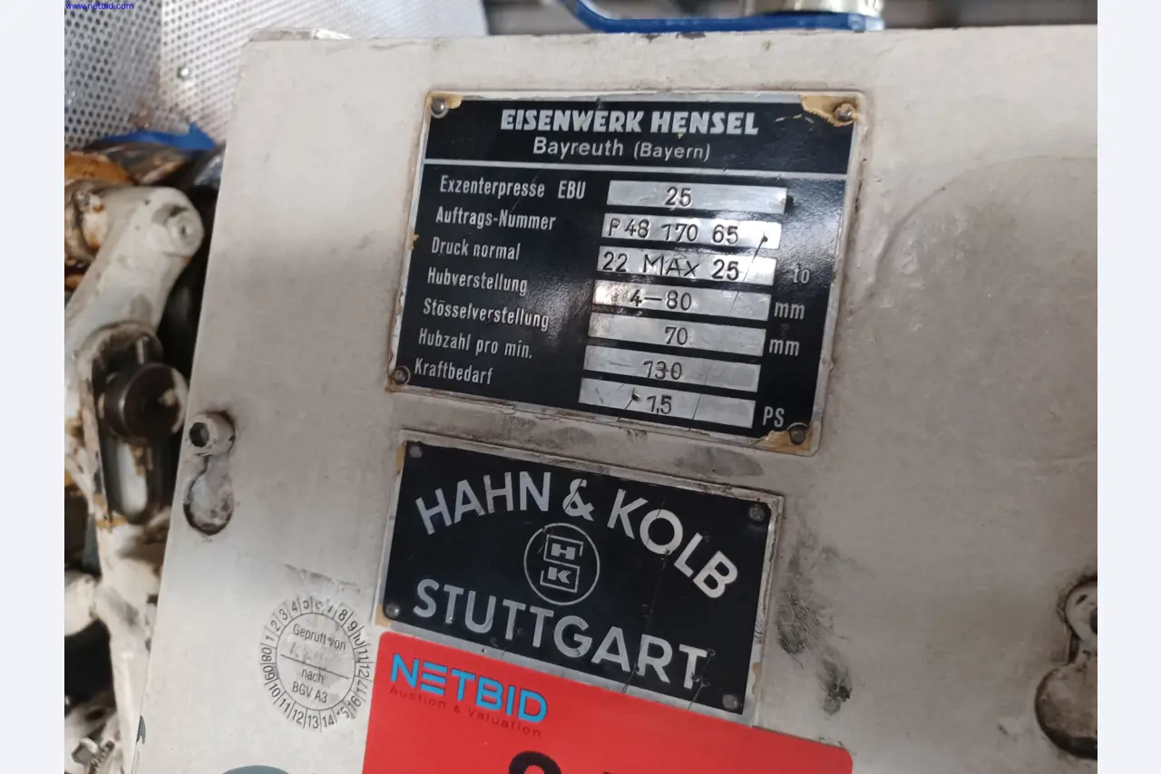 Maszyny producenta oświetlenia, w tym do obróbki metalu z akcesoriami, system ciągłego malowania, regały wysokiego składowania, wózki przemysłowe, pojazdy, sprzęt IT i biurowy-3