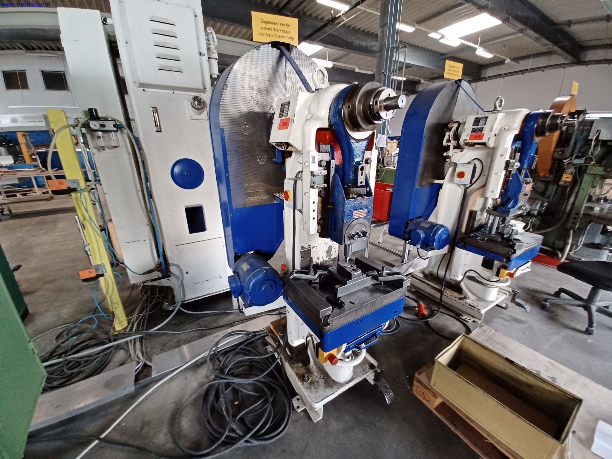 Machines of a lighting manufacturer for metalworking with accessories, continuous painting system, high-bay racking, industrial trucks, vehicles, IT and office equipment-1