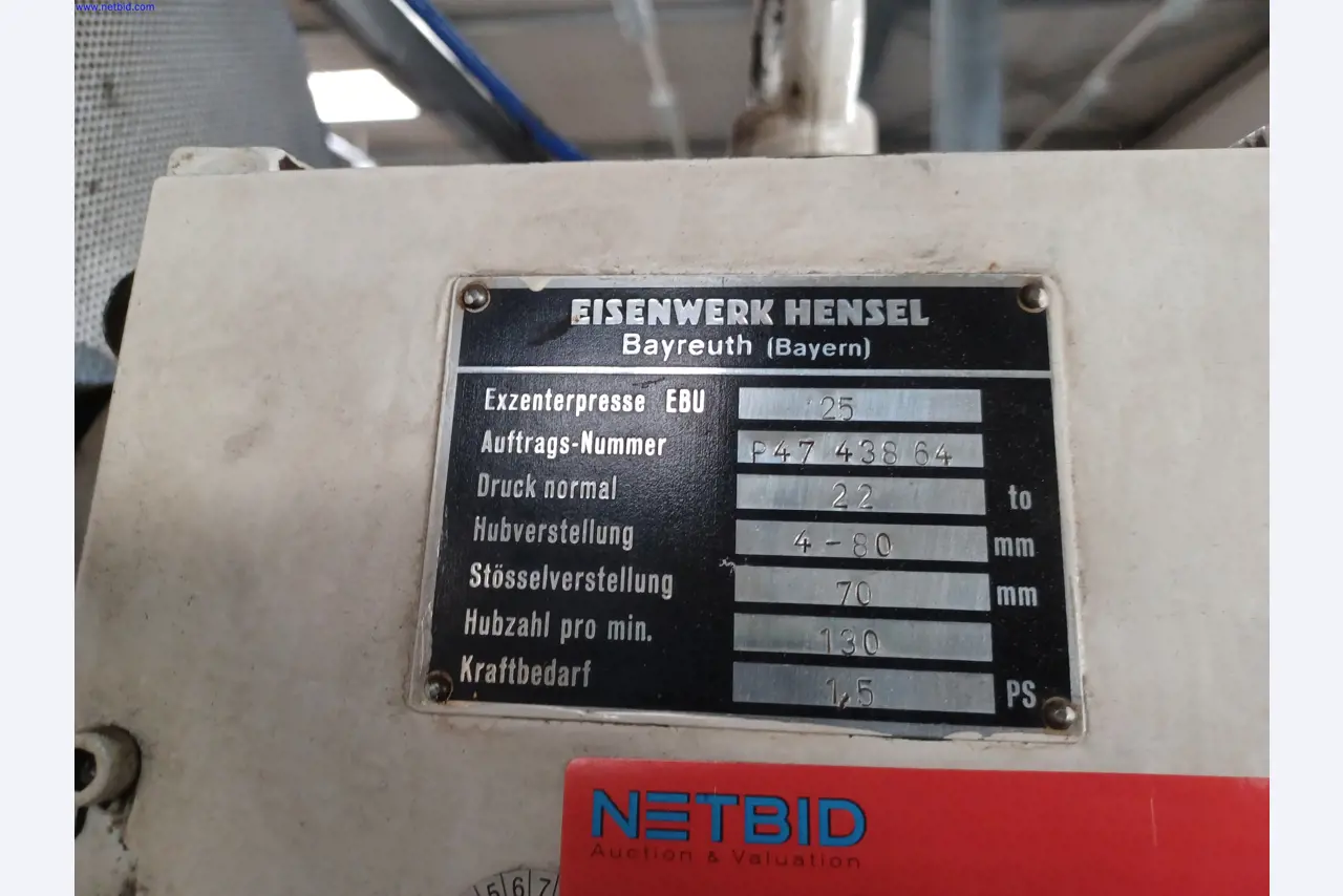 Stroje výrobce osvětlení, včetně strojů pro obrábění kovů s příslušenstvím, kontinuální lakovací systém, vysokoregálové regály, průmyslové vozíky, vozidla, IT a kancelářské vybavení.-2