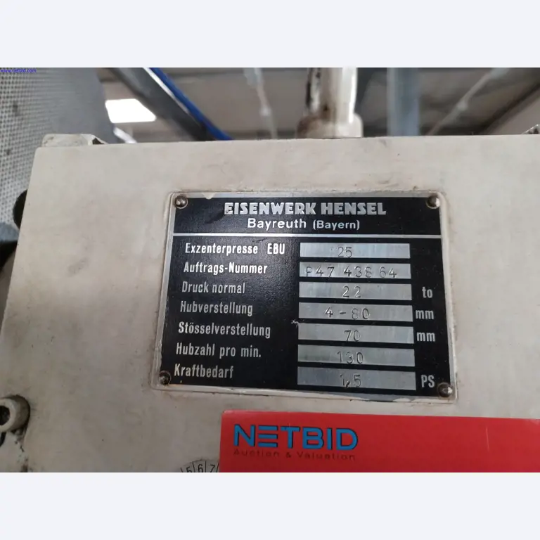 Stroje výrobce osvětlení, včetně strojů pro obrábění kovů s příslušenstvím, kontinuální lakovací systém, vysokoregálové regály, průmyslové vozíky, vozidla, IT a kancelářské vybavení.-2