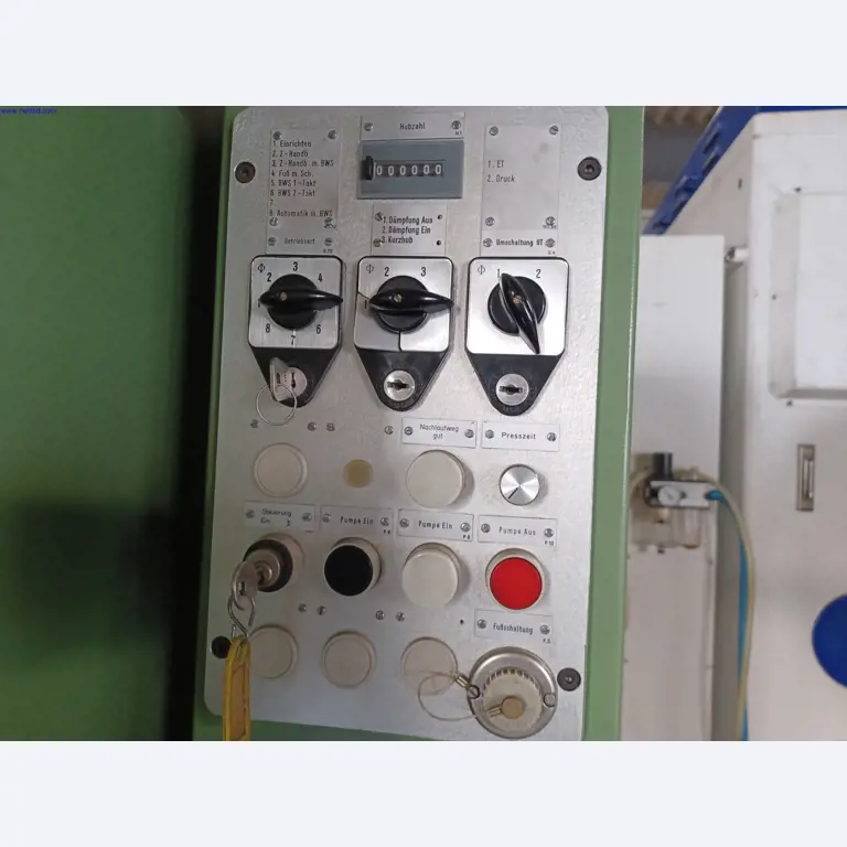 Machines of a lighting manufacturer for metalworking with accessories, continuous painting system, high-bay racking, industrial trucks, vehicles, IT and office equipment-3