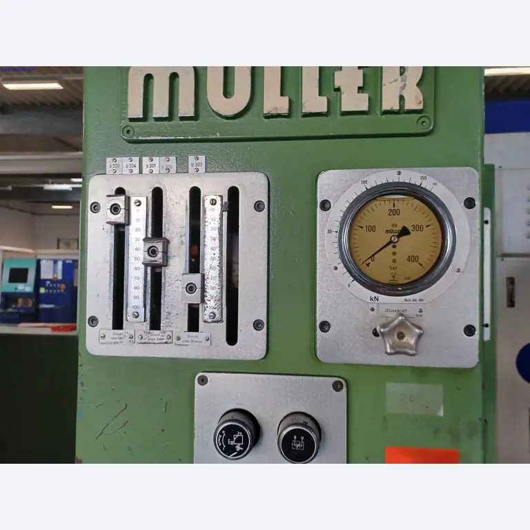 Machines of a lighting manufacturer for metalworking with accessories, continuous painting system, high-bay racking, industrial trucks, vehicles, IT and office equipment-4