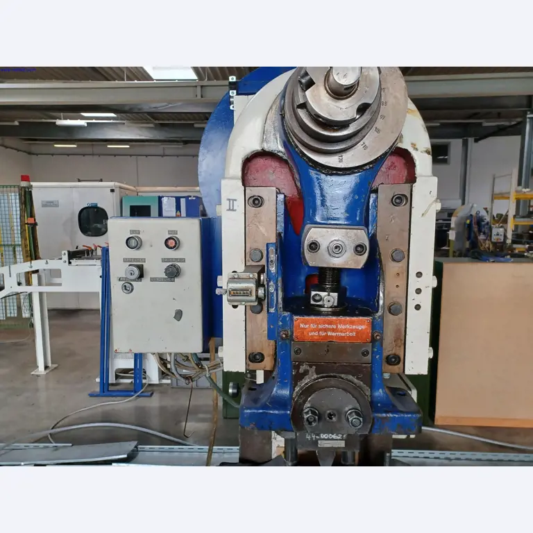 Stroje výrobce osvětlení, včetně strojů pro obrábění kovů s příslušenstvím, kontinuální lakovací systém, vysokoregálové regály, průmyslové vozíky, vozidla, IT a kancelářské vybavení.-3