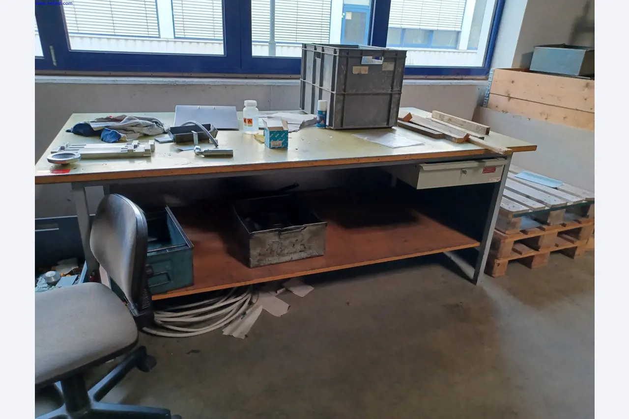 Machines of a lighting manufacturer for metalworking with accessories, continuous painting system, high-bay racking, industrial trucks, vehicles, IT and office equipment-1