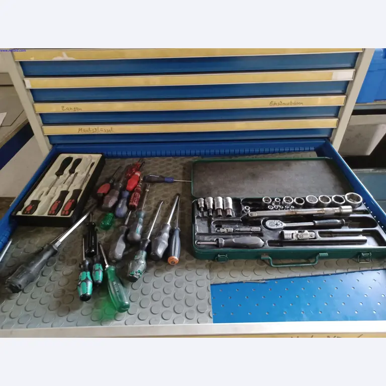 Machines of a lighting manufacturer for metalworking with accessories, continuous painting system, high-bay racking, industrial trucks, vehicles, IT and office equipment-6