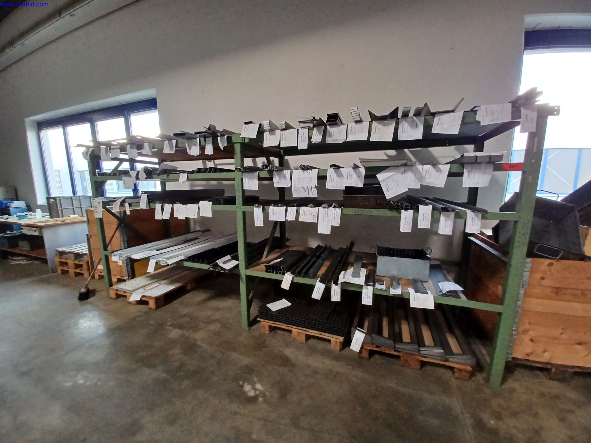 Machines of a lighting manufacturer for metalworking with accessories, continuous painting system, high-bay racking, industrial trucks, vehicles, IT and office equipment-1