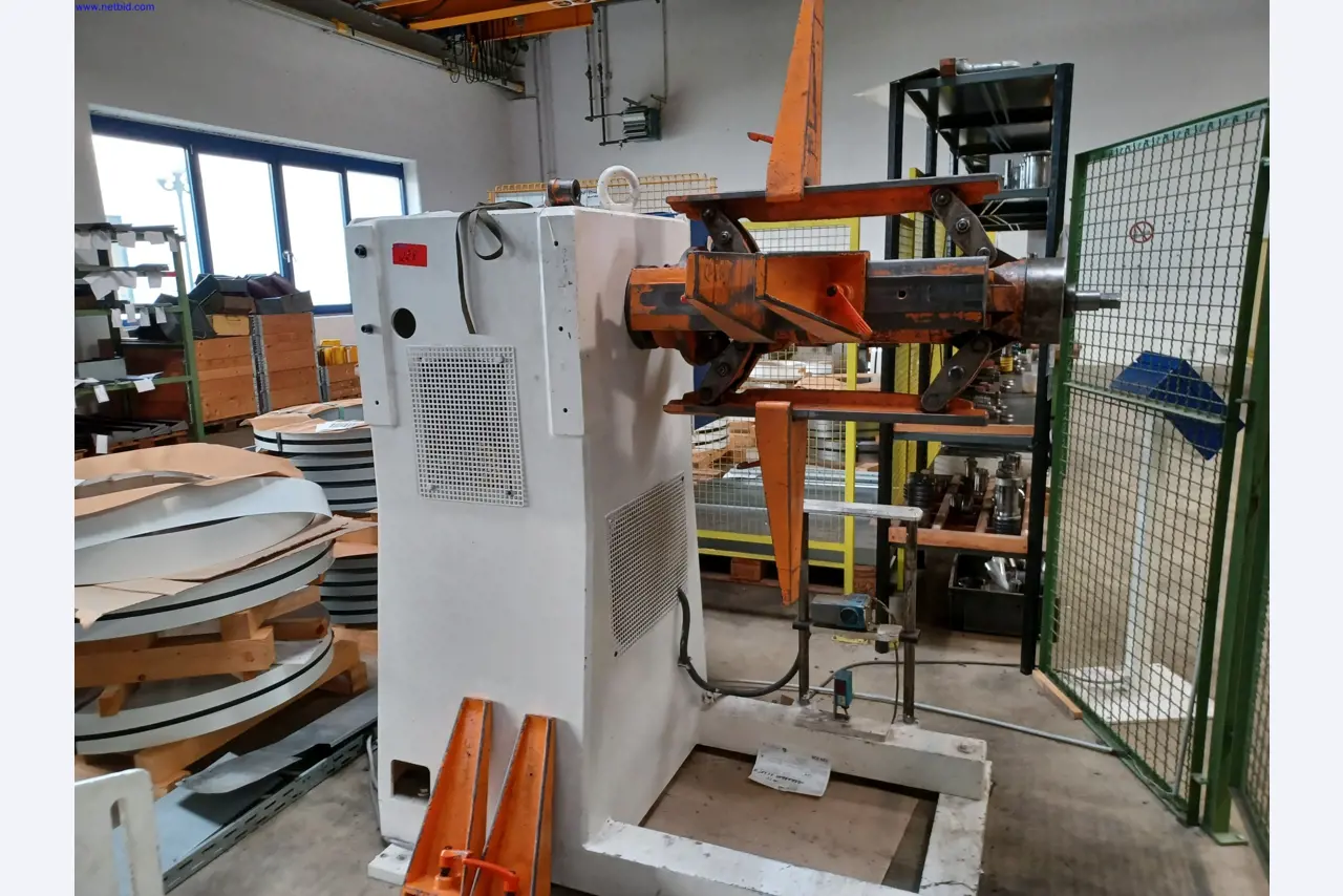 Machines of a lighting manufacturer for metalworking with accessories, continuous painting system, high-bay racking, industrial trucks, vehicles, IT and office equipment-4