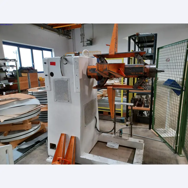 Machines of a lighting manufacturer for metalworking with accessories, continuous painting system, high-bay racking, industrial trucks, vehicles, IT and office equipment-4