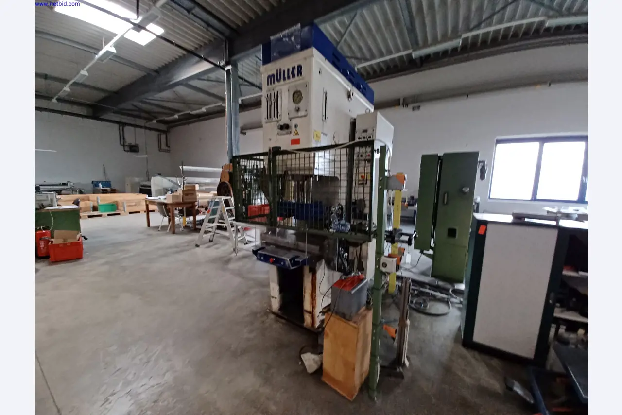 Machines of a lighting manufacturer for metalworking with accessories, continuous painting system, high-bay racking, industrial trucks, vehicles, IT and office equipment-7