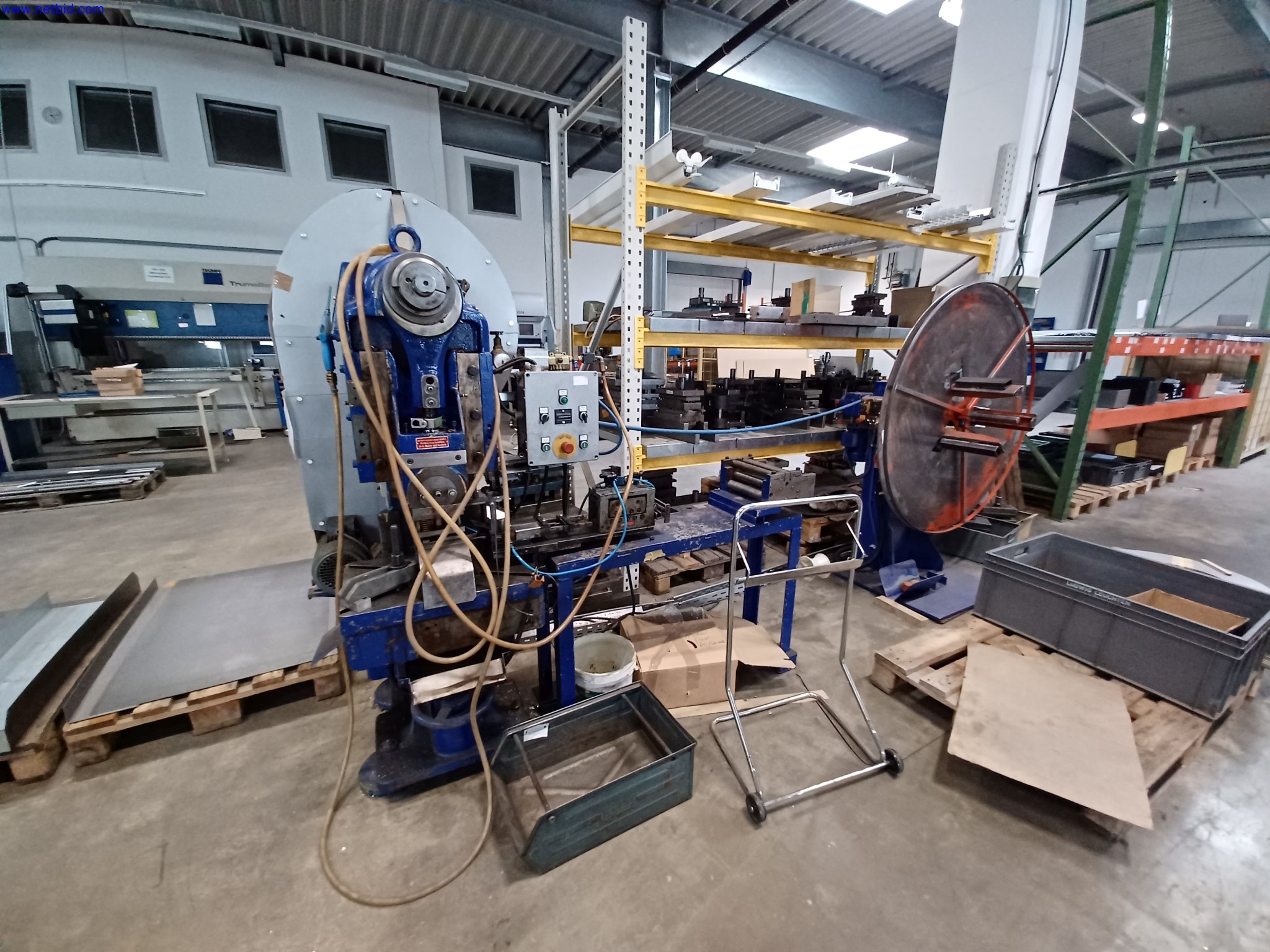 Machines of a lighting manufacturer for metalworking with accessories, continuous painting system, high-bay racking, industrial trucks, vehicles, IT and office equipment-2