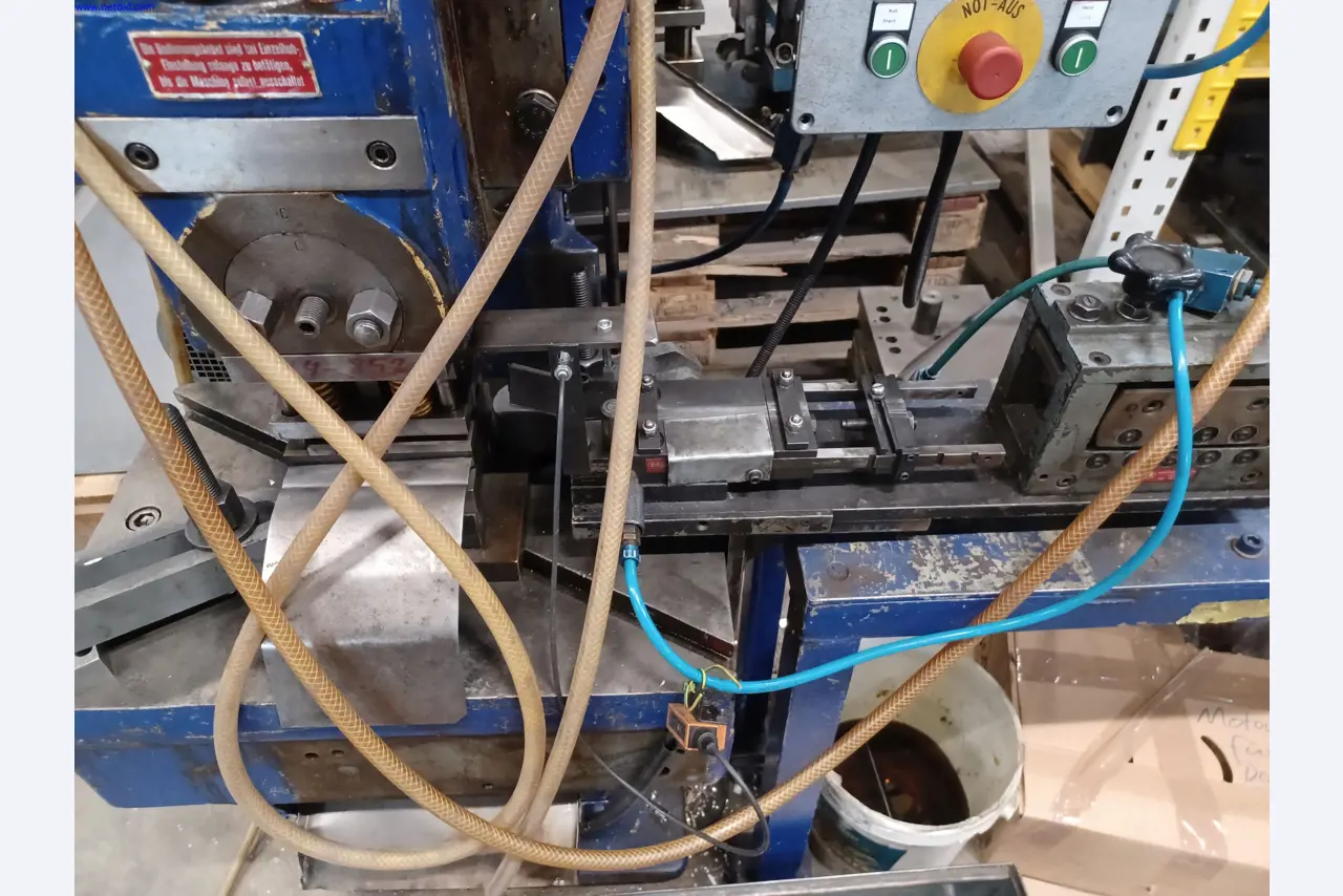 Machines of a lighting manufacturer for metalworking with accessories, continuous painting system, high-bay racking, industrial trucks, vehicles, IT and office equipment-4