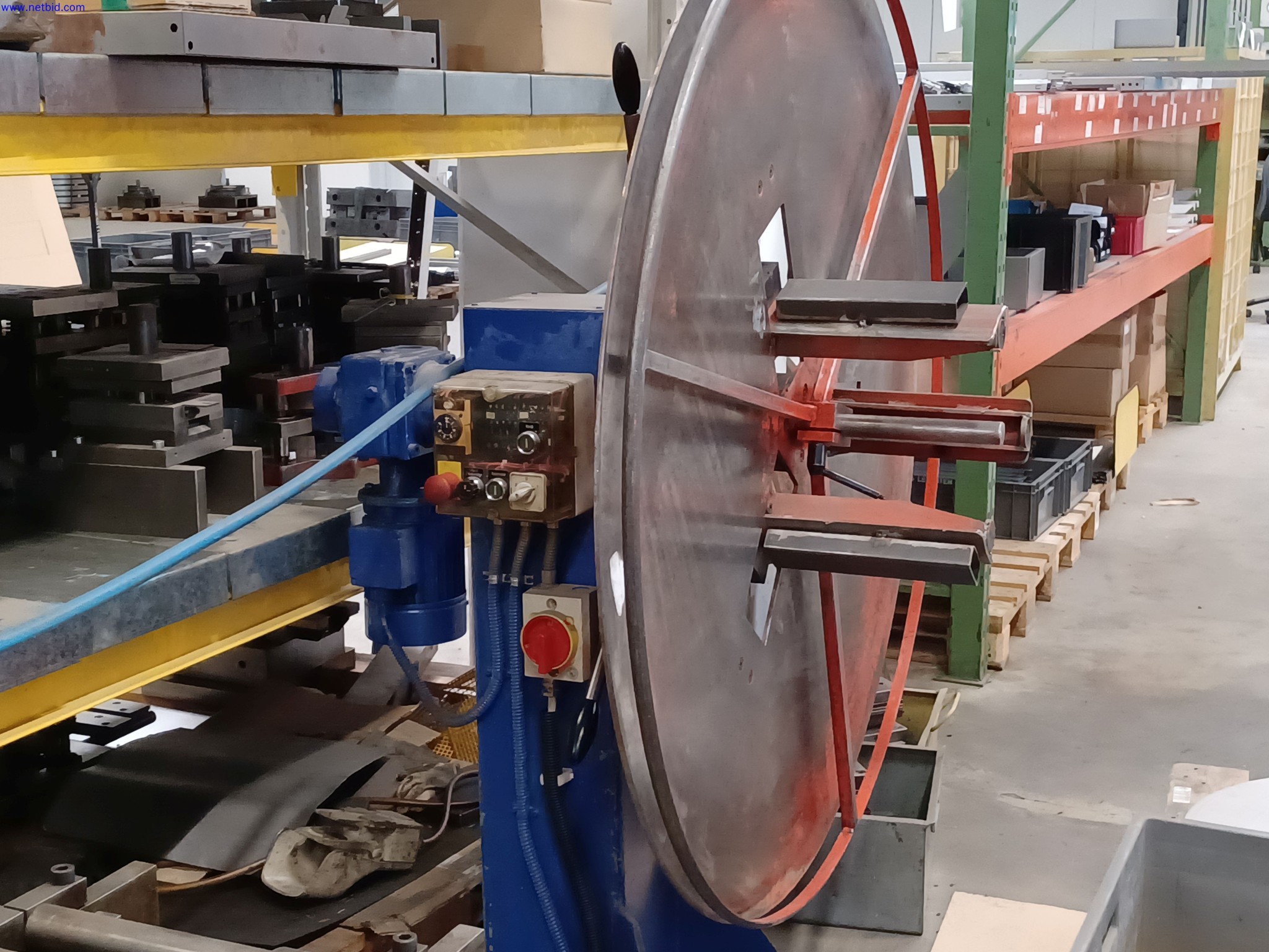 Machines of a lighting manufacturer for metalworking with accessories, continuous painting system, high-bay racking, industrial trucks, vehicles, IT and office equipment-5