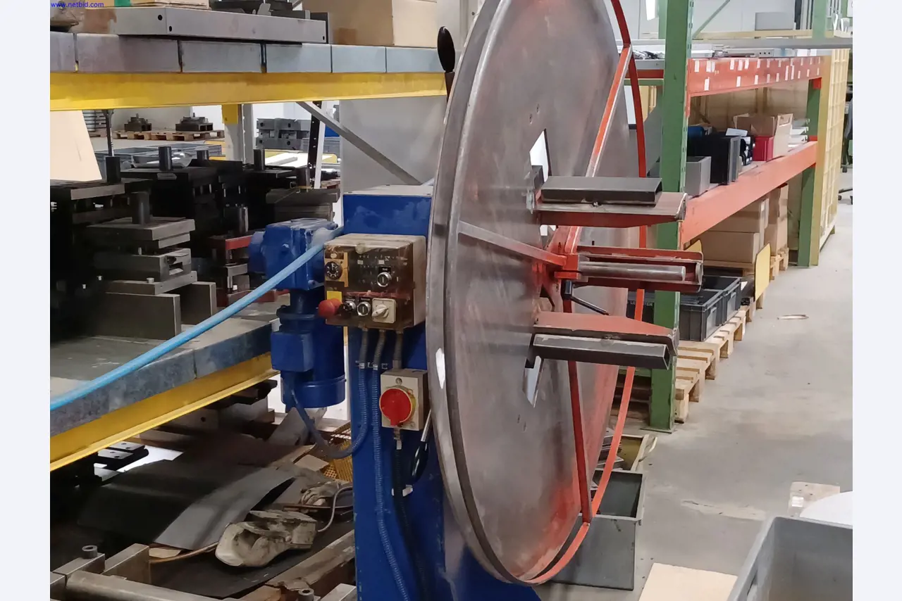 Machines of a lighting manufacturer for metalworking with accessories, continuous painting system, high-bay racking, industrial trucks, vehicles, IT and office equipment-5