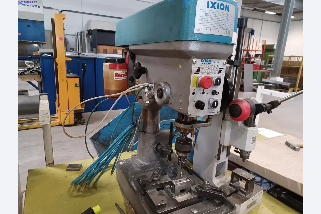 Machines of a lighting manufacturer for metalworking with accessories, continuous painting system, high-bay racking, industrial trucks, vehicles, IT and office equipment-3