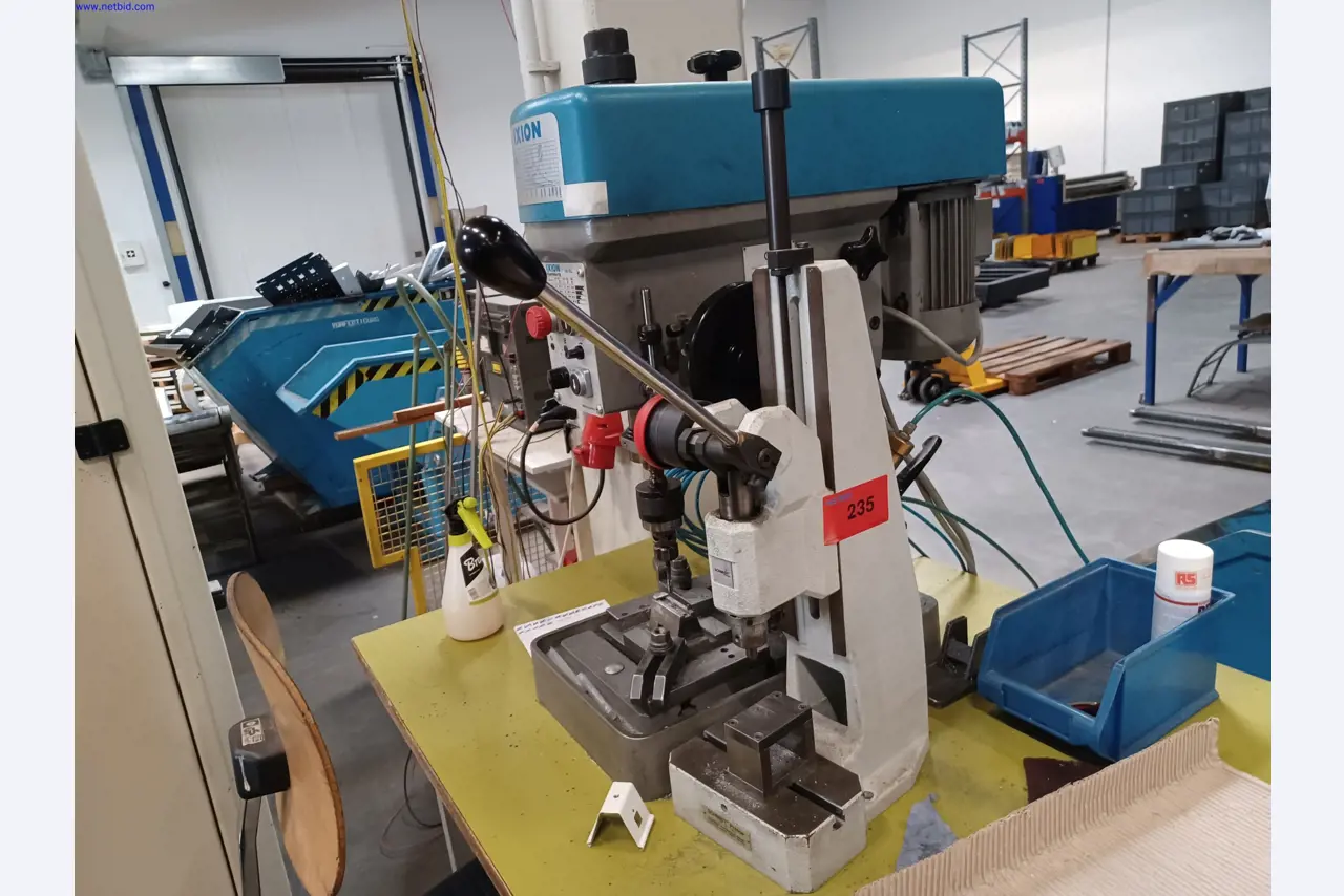 Machines of a lighting manufacturer for metalworking with accessories, continuous painting system, high-bay racking, industrial trucks, vehicles, IT and office equipment-1