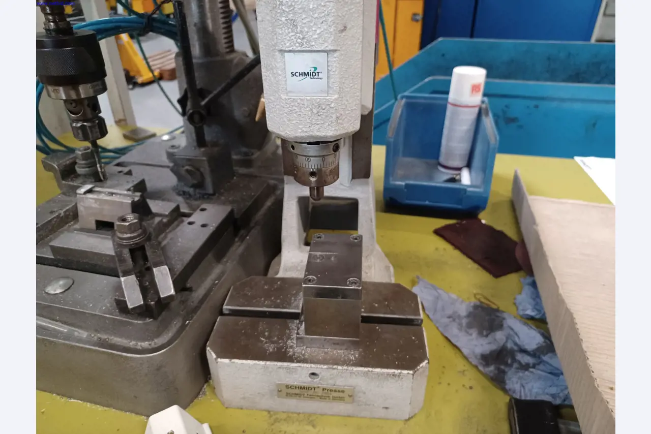 Machines of a lighting manufacturer for metalworking with accessories, continuous painting system, high-bay racking, industrial trucks, vehicles, IT and office equipment-2