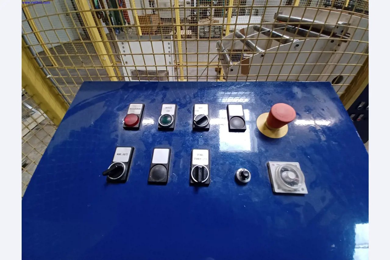 Machines of a lighting manufacturer for metalworking with accessories, continuous painting system, high-bay racking, industrial trucks, vehicles, IT and office equipment-7