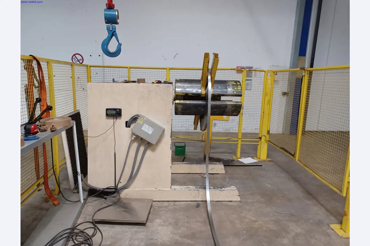 Machines of a lighting manufacturer for metalworking with accessories, continuous painting system, high-bay racking, industrial trucks, vehicles, IT and office equipment-9