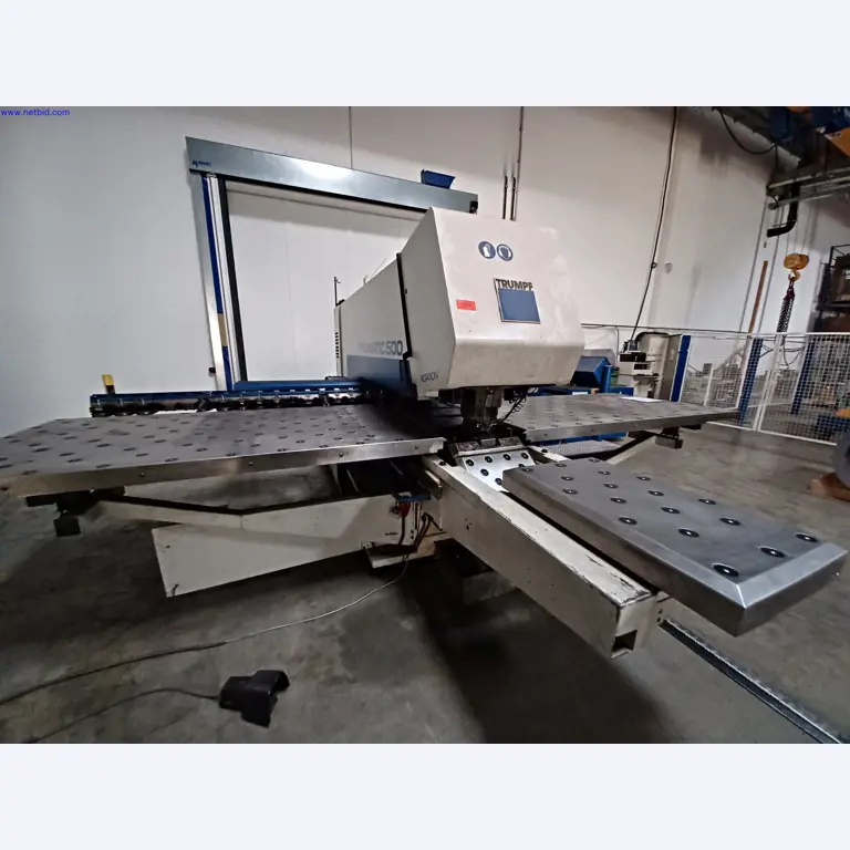 Machines of a lighting manufacturer for metalworking with accessories, continuous painting system, high-bay racking, industrial trucks, vehicles, IT and office equipment-1