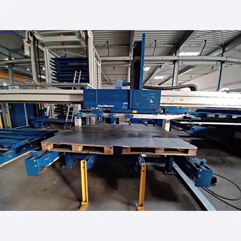 Stroje výrobce osvětlení, včetně strojů pro obrábění kovů s příslušenstvím, kontinuální lakovací systém, vysokoregálové regály, průmyslové vozíky, vozidla, IT a kancelářské vybavení.-3