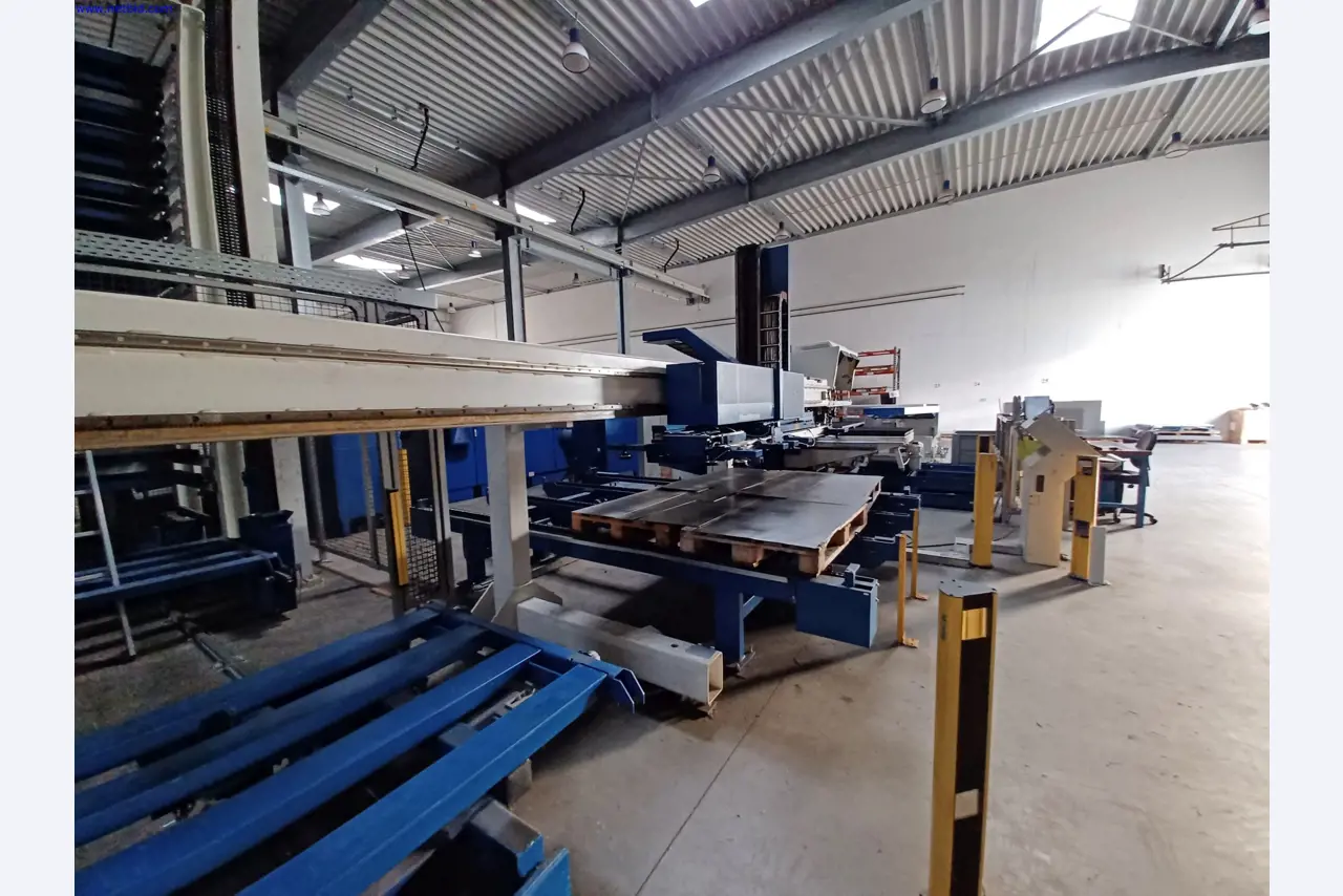 Stroje výrobce osvětlení, včetně strojů pro obrábění kovů s příslušenstvím, kontinuální lakovací systém, vysokoregálové regály, průmyslové vozíky, vozidla, IT a kancelářské vybavení.-5