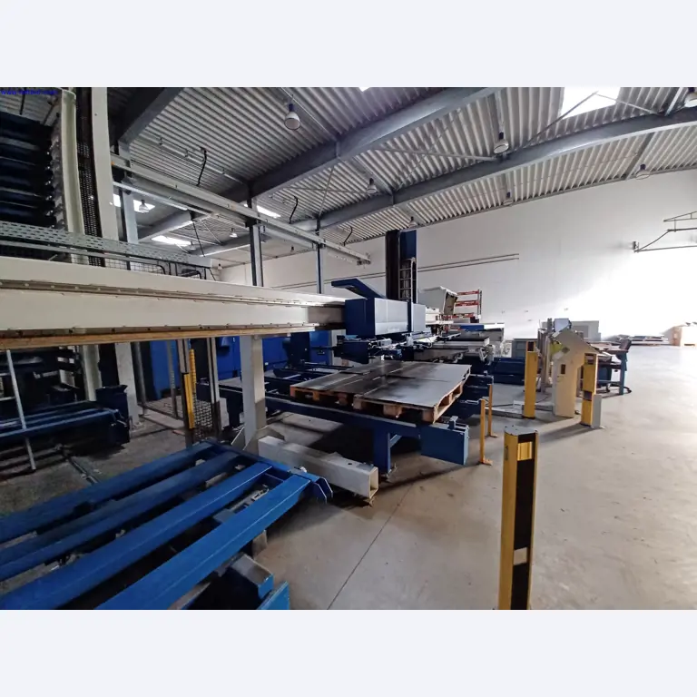 Stroje výrobce osvětlení, včetně strojů pro obrábění kovů s příslušenstvím, kontinuální lakovací systém, vysokoregálové regály, průmyslové vozíky, vozidla, IT a kancelářské vybavení.-5