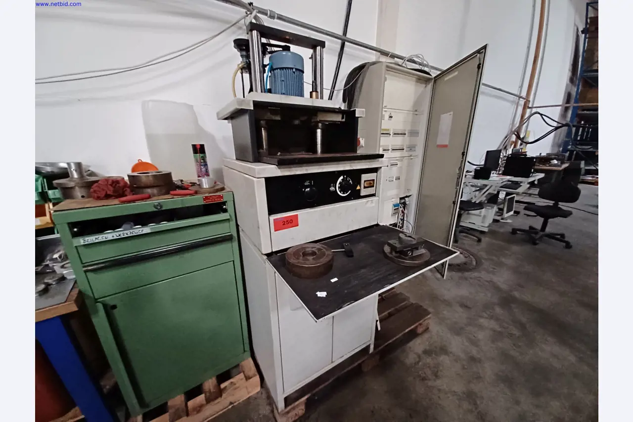 Machines of a lighting manufacturer for metalworking with accessories, continuous painting system, high-bay racking, industrial trucks, vehicles, IT and office equipment-1