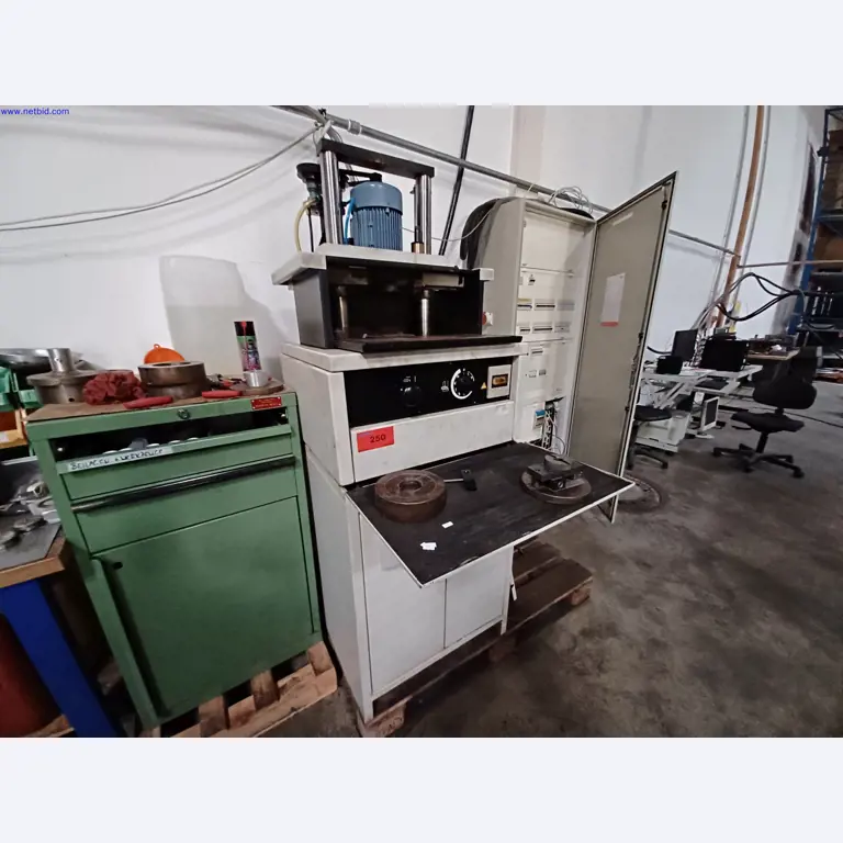 Machines of a lighting manufacturer for metalworking with accessories, continuous painting system, high-bay racking, industrial trucks, vehicles, IT and office equipment-1