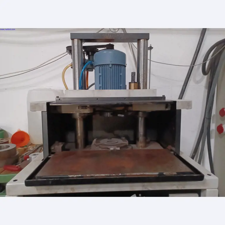 Machines of a lighting manufacturer for metalworking with accessories, continuous painting system, high-bay racking, industrial trucks, vehicles, IT and office equipment-2