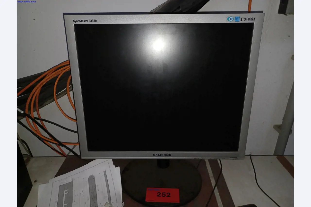 Machines of a lighting manufacturer for metalworking with accessories, continuous painting system, high-bay racking, industrial trucks, vehicles, IT and office equipment-2