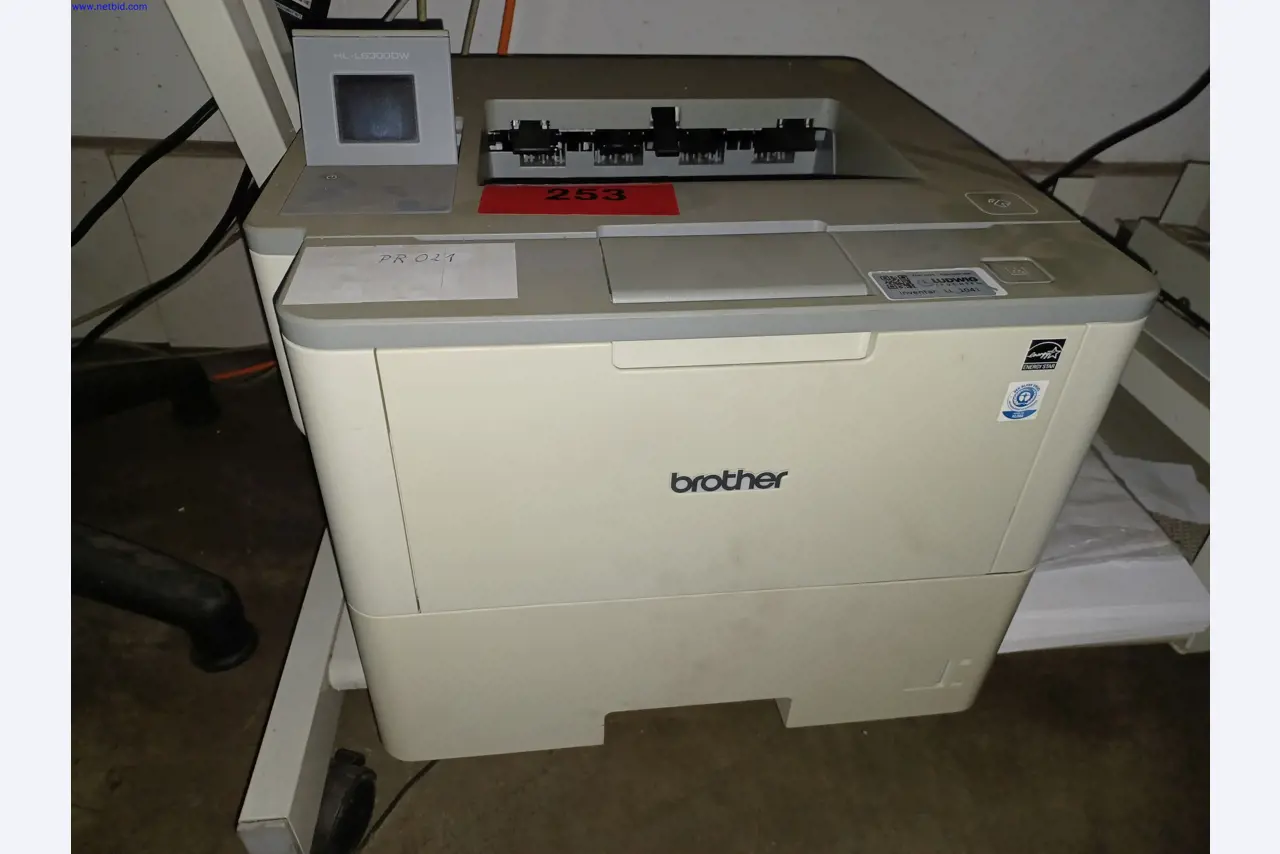 Machines of a lighting manufacturer for metalworking with accessories, continuous painting system, high-bay racking, industrial trucks, vehicles, IT and office equipment-1