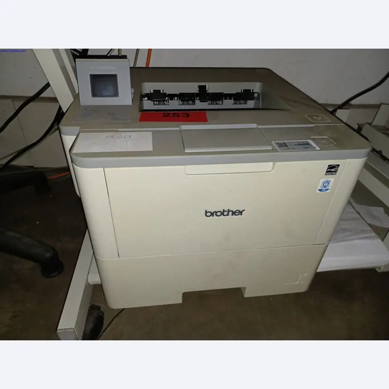 Machines of a lighting manufacturer for metalworking with accessories, continuous painting system, high-bay racking, industrial trucks, vehicles, IT and office equipment-1