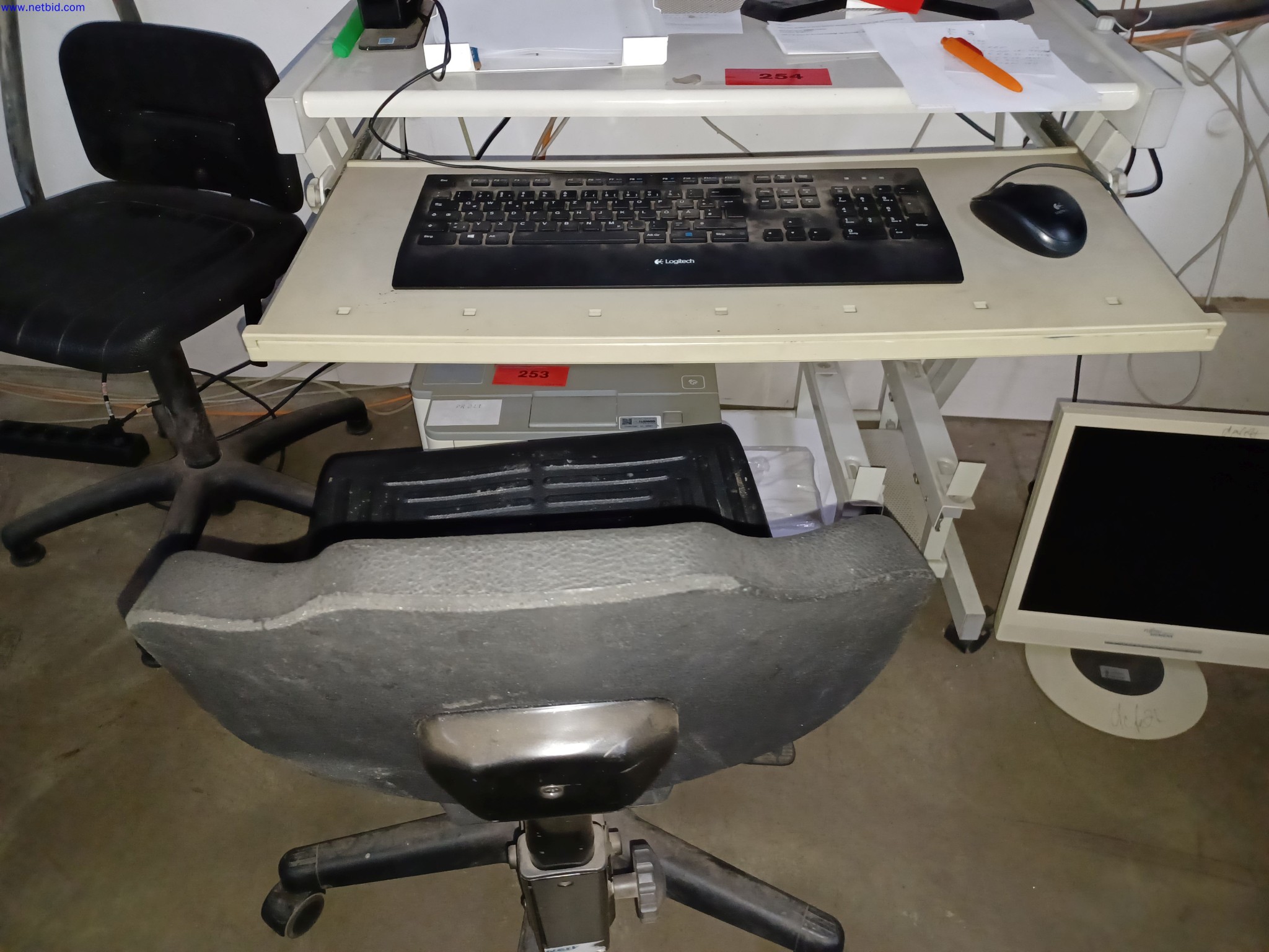 Machines of a lighting manufacturer for metalworking with accessories, continuous painting system, high-bay racking, industrial trucks, vehicles, IT and office equipment-1