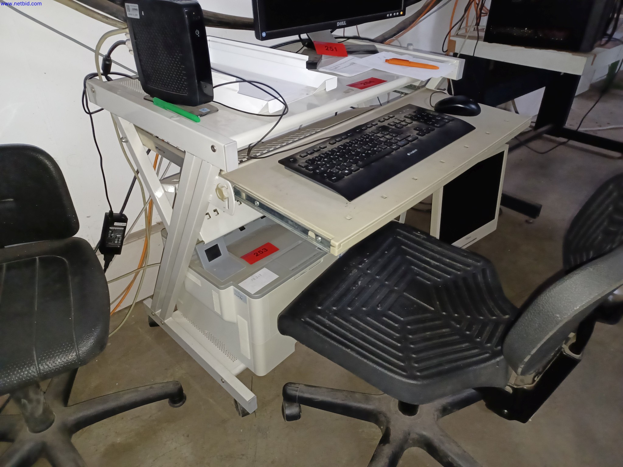 Machines of a lighting manufacturer for metalworking with accessories, continuous painting system, high-bay racking, industrial trucks, vehicles, IT and office equipment-2