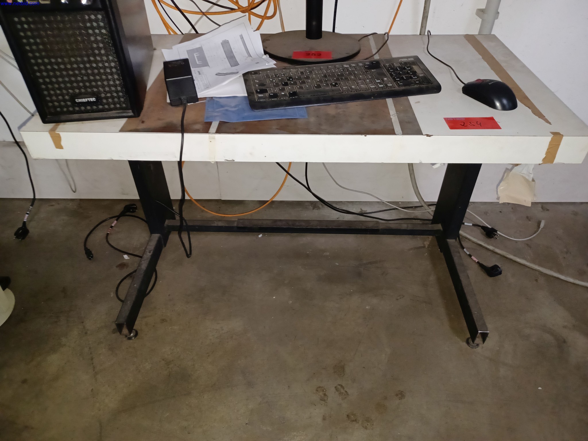 Machines of a lighting manufacturer for metalworking with accessories, continuous painting system, high-bay racking, industrial trucks, vehicles, IT and office equipment-3