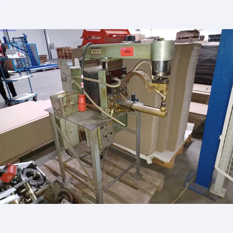 Machines of a lighting manufacturer for metalworking with accessories, continuous painting system, high-bay racking, industrial trucks, vehicles, IT and office equipment-1