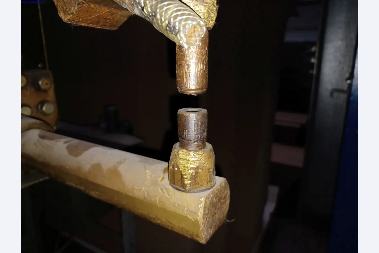 Machines of a lighting manufacturer for metalworking with accessories, continuous painting system, high-bay racking, industrial trucks, vehicles, IT and office equipment-4