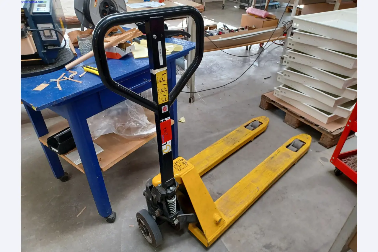 Machines of a lighting manufacturer for metalworking with accessories, continuous painting system, high-bay racking, industrial trucks, vehicles, IT and office equipment-1