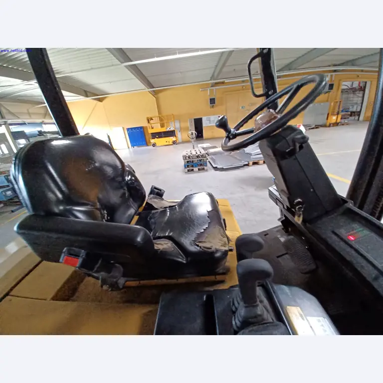 Machines of a lighting manufacturer for metalworking with accessories, continuous painting system, high-bay racking, industrial trucks, vehicles, IT and office equipment-5