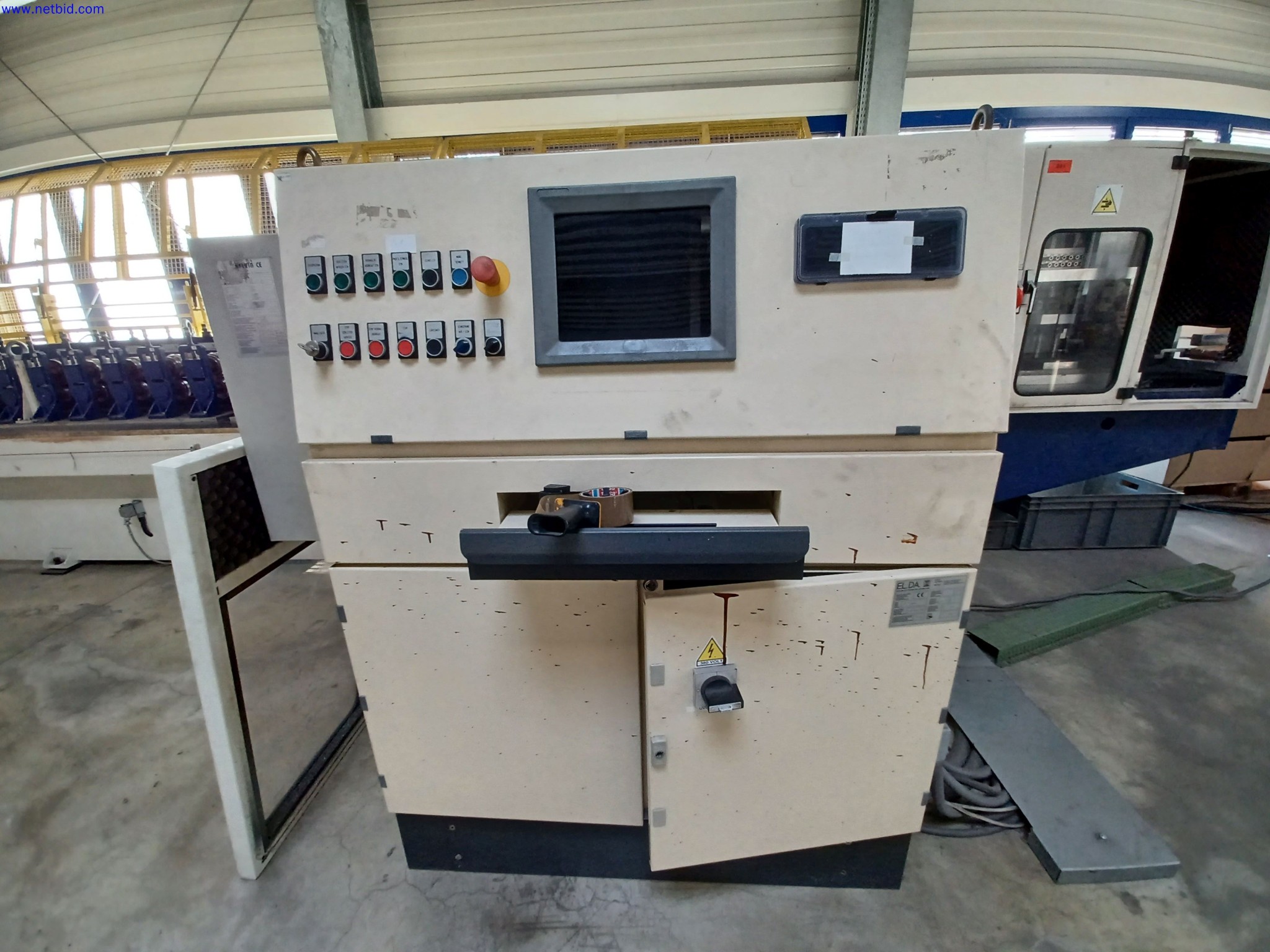 Machines of a lighting manufacturer for metalworking with accessories, continuous painting system, high-bay racking, industrial trucks, vehicles, IT and office equipment-2