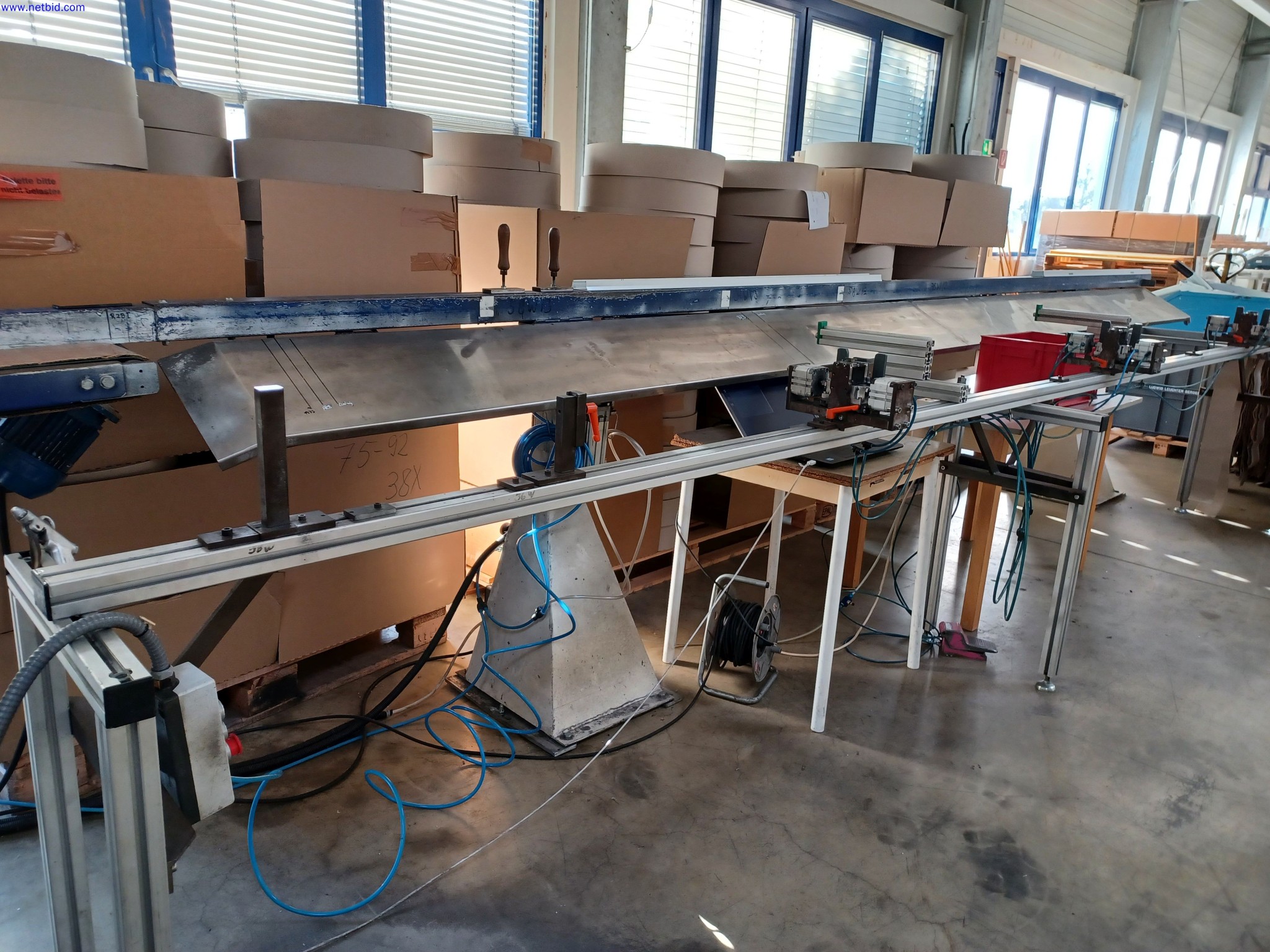 Machines of a lighting manufacturer for metalworking with accessories, continuous painting system, high-bay racking, industrial trucks, vehicles, IT and office equipment-6