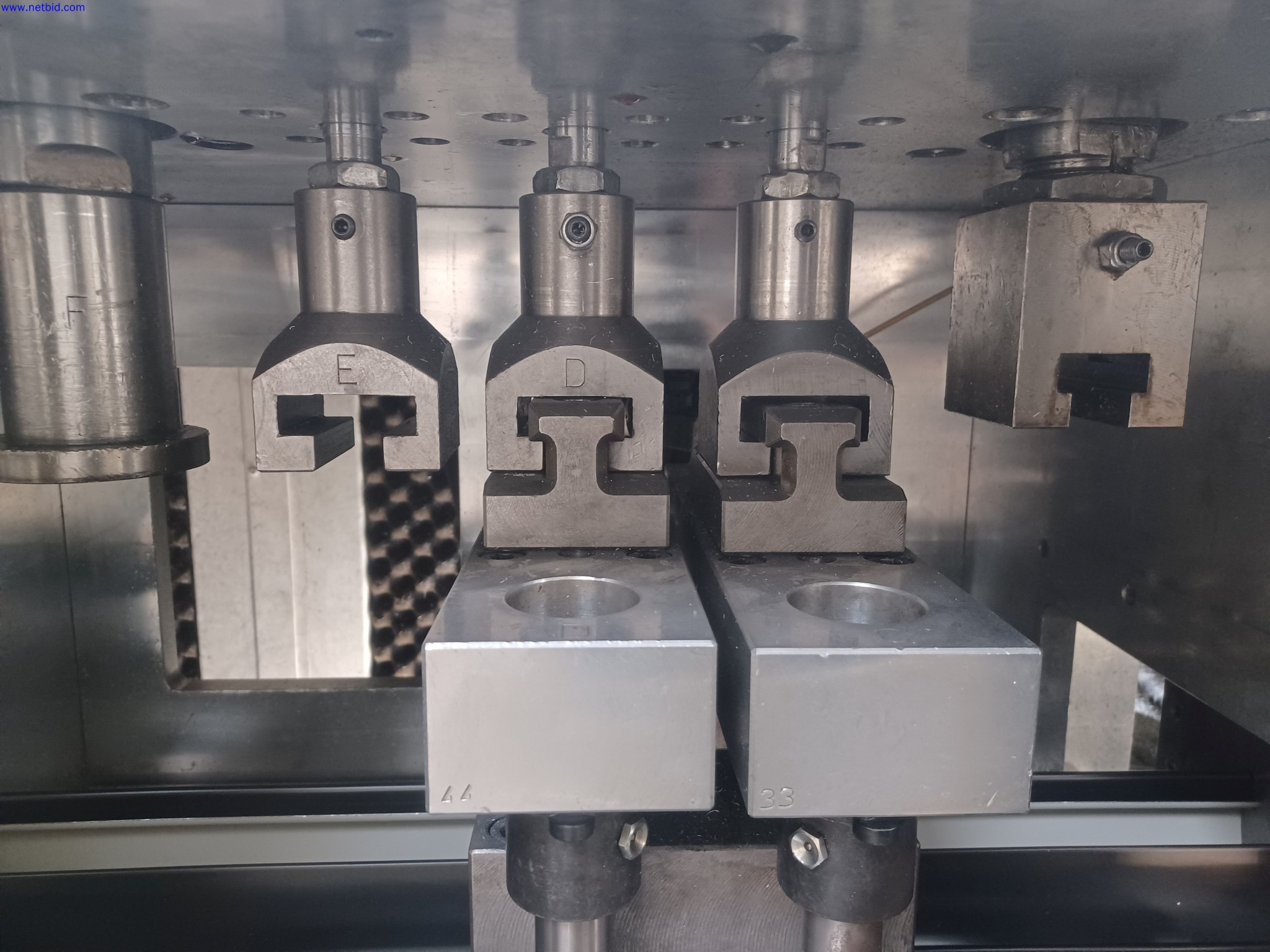 Machines of a lighting manufacturer for metalworking with accessories, continuous painting system, high-bay racking, industrial trucks, vehicles, IT and office equipment-8