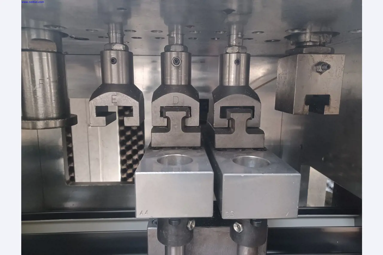 Machines of a lighting manufacturer for metalworking with accessories, continuous painting system, high-bay racking, industrial trucks, vehicles, IT and office equipment-8