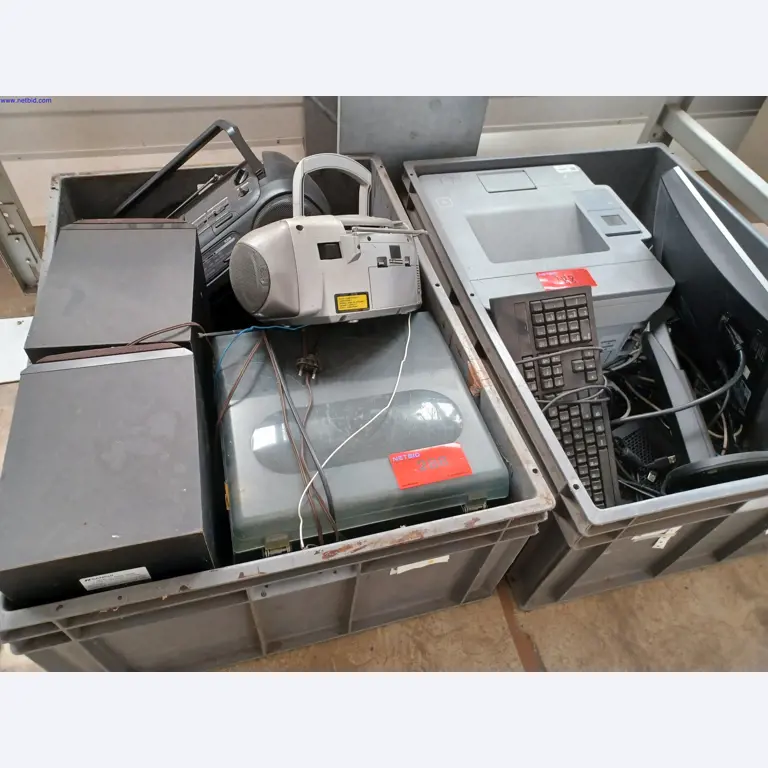 Machines of a lighting manufacturer for metalworking with accessories, continuous painting system, high-bay racking, industrial trucks, vehicles, IT and office equipment-1