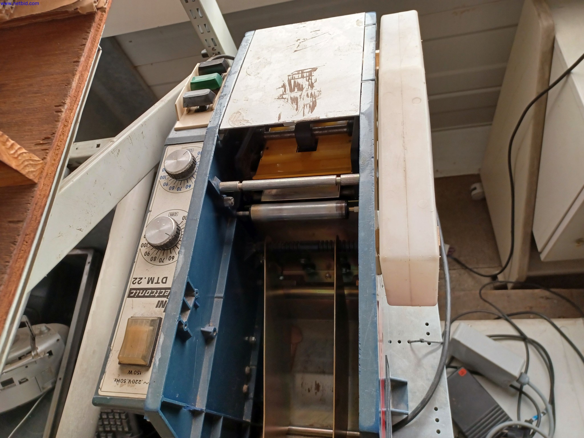 Machines of a lighting manufacturer for metalworking with accessories, continuous painting system, high-bay racking, industrial trucks, vehicles, IT and office equipment-2